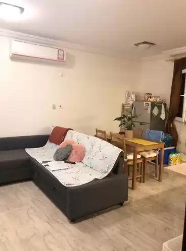 سكني عقار جاهز 1 غرفة  غير مفروش شقة  للإيجار في الدوحة #7842 - 1  صورة 